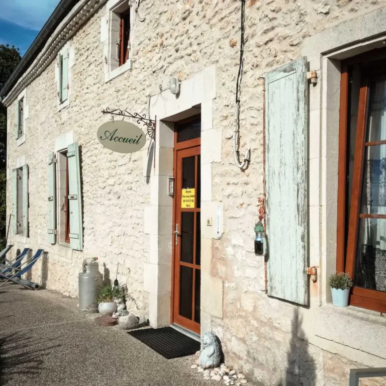 Aire naturelle de camping aux Mathes - accueil