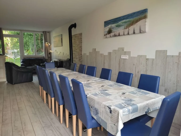 Maison de vacances 14 personnes aux Mathes - salle a manger